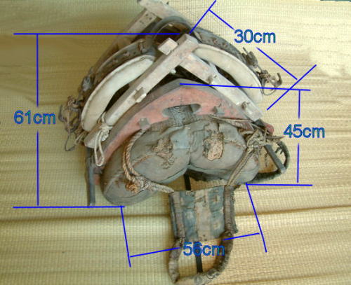 農耕に使った牛の鞍 usinokura001.jpg